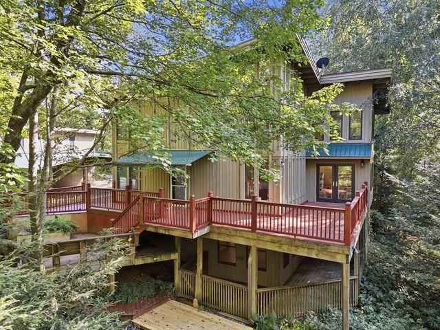 210 Cornett Drive, Ellijay, GA 30540
