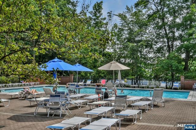 1133 Sycamore Lane, Mahwah, NJ 07430