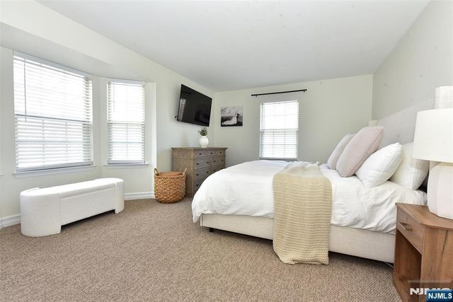 1133 Sycamore Lane, Mahwah, NJ 07430