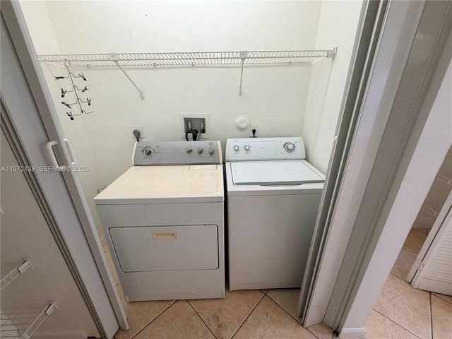 1818 Racquet Ct, North Lauderdale, FL 33068