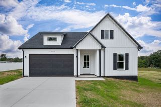 1095 Arch Cope Rd, Morrison, TN 37357