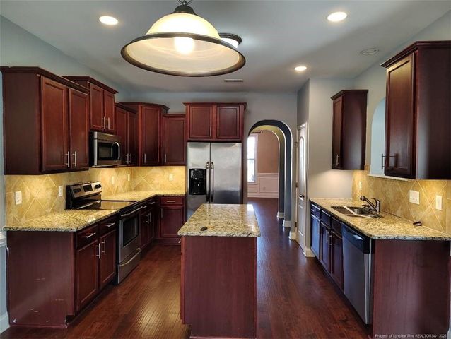 269 Fountain Grove Drive, Raeford, NC 28376