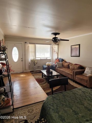 5027 Oleander Drive, Wilmington, NC 28403