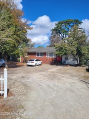 5027 Oleander Drive, Wilmington, NC 28403