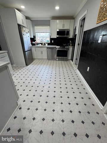 2800 DELSEA DR, Franklinville, NJ 08322