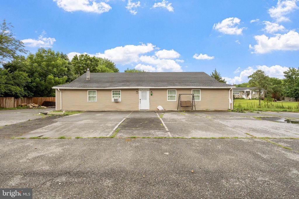 2800 DELSEA DR, Franklinville, NJ 08322