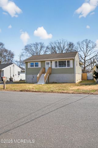 553 Lloyd Road, Toms River, NJ 08753