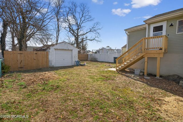 553 Lloyd Road, Toms River, NJ 08753