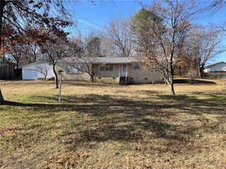 210 Academy Road, Berryville, AR 72616