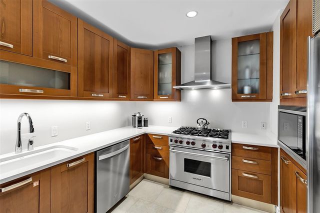 915 SEASIDE DRIVE 412, Sarasota, FL 34242