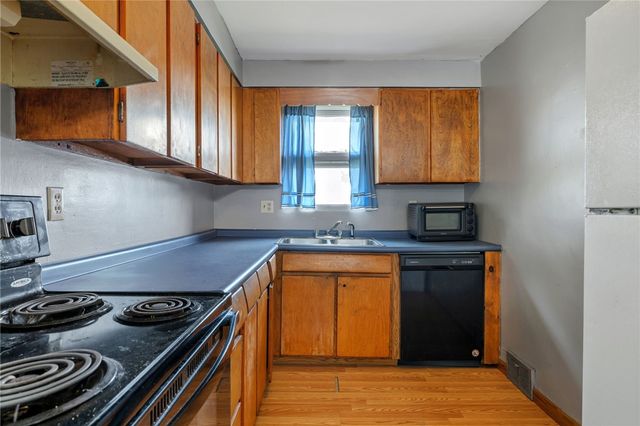 112 Chestnut Place, Manor, PA 15665