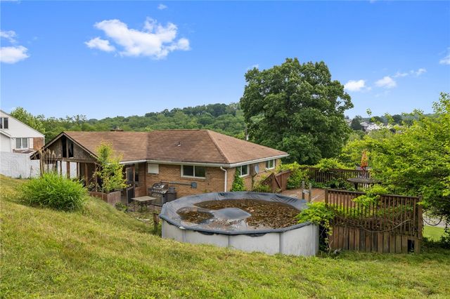 112 Chestnut Place, Manor, PA 15665