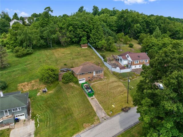 112 Chestnut Place, Manor, PA 15665