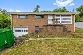 112 Chestnut Place, Manor, PA 15665