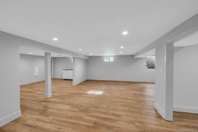 4 Northwood Court, Woodbury, NY 11797