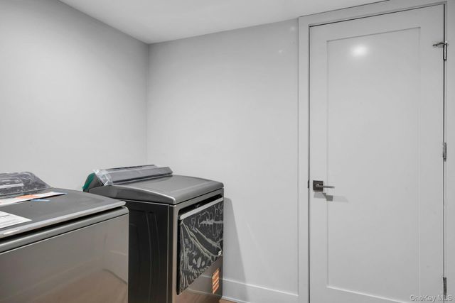 4 Northwood Court, Woodbury, NY 11797