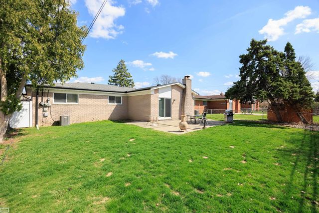 32339 Whitley Circle, Warren, MI 48088