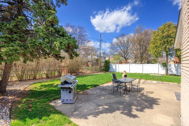 32339 Whitley Circle, Warren, MI 48088