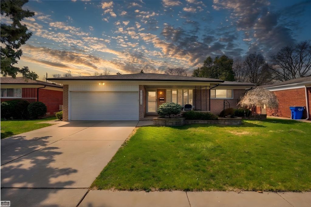 32339 Whitley Circle, Warren, MI 48088