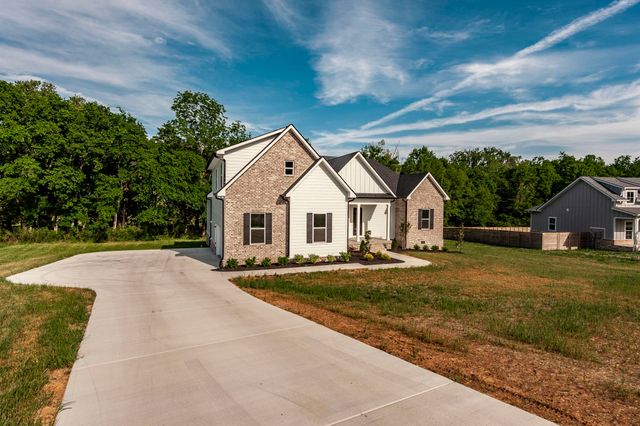 330 Thoroughbred Ln, Hartsville, TN 37074