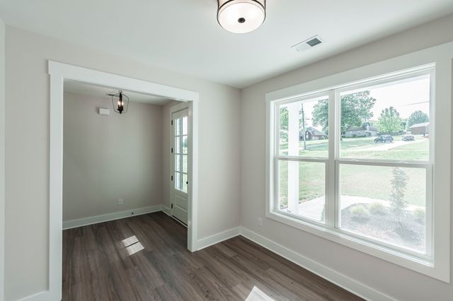 330 Thoroughbred Ln, Hartsville, TN 37074