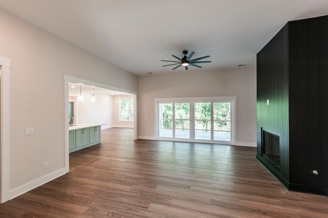 330 Thoroughbred Ln, Hartsville, TN 37074