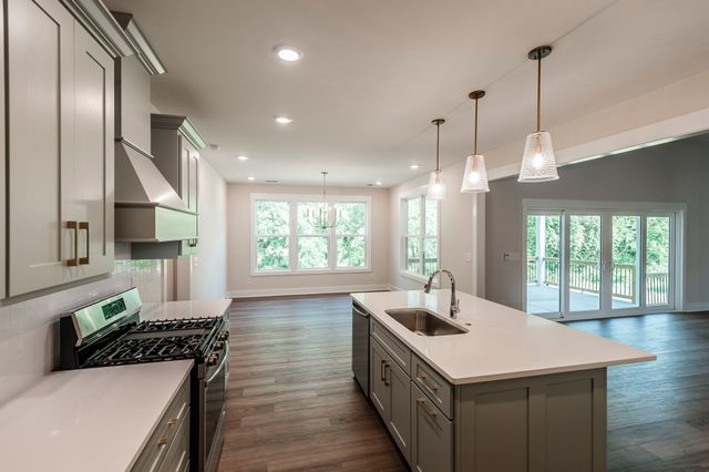 330 Thoroughbred Ln, Hartsville, TN 37074