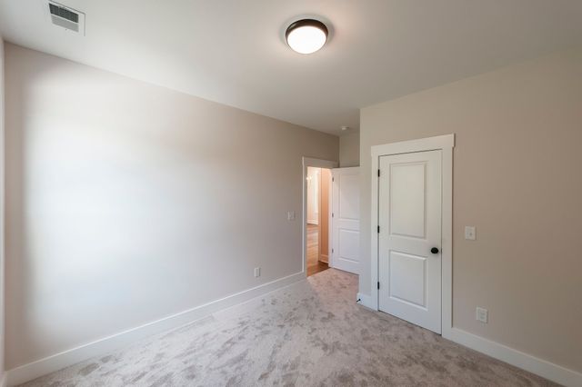 330 Thoroughbred Ln, Hartsville, TN 37074