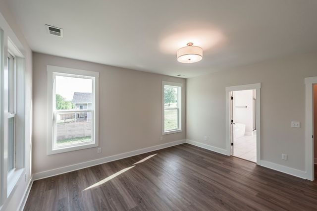 330 Thoroughbred Ln, Hartsville, TN 37074