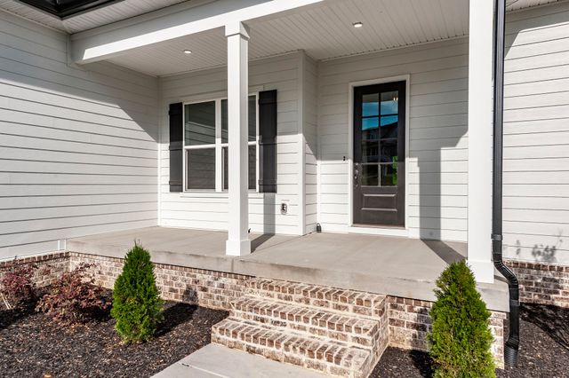 330 Thoroughbred Ln, Hartsville, TN 37074