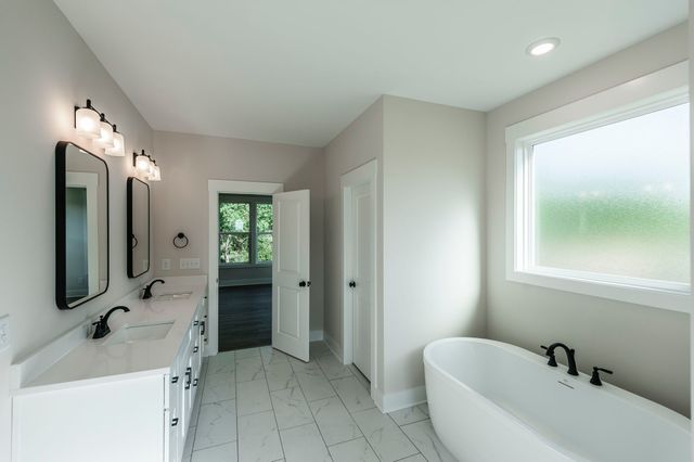 330 Thoroughbred Ln, Hartsville, TN 37074