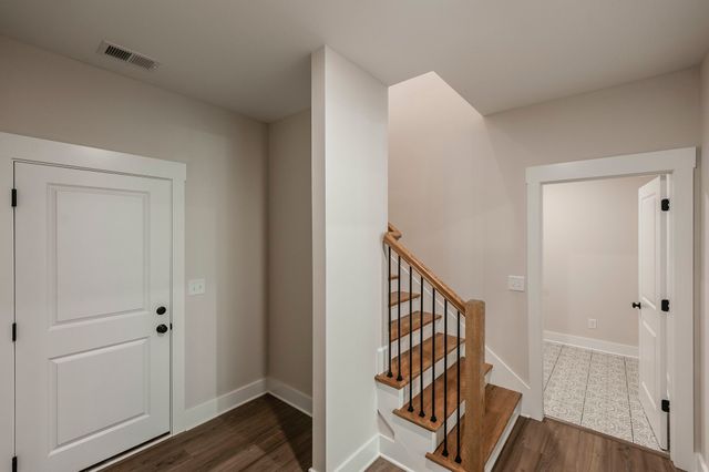 330 Thoroughbred Ln, Hartsville, TN 37074