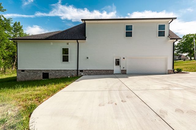 330 Thoroughbred Ln, Hartsville, TN 37074
