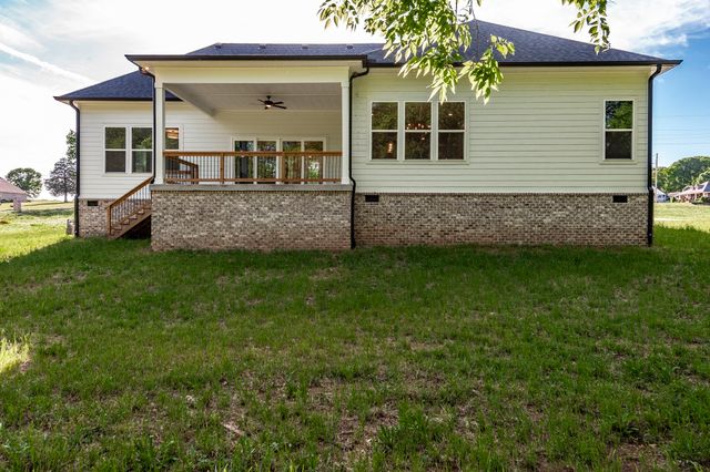 330 Thoroughbred Ln, Hartsville, TN 37074