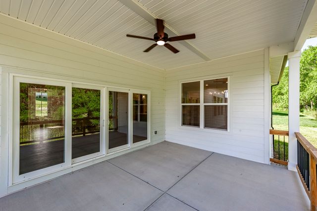 330 Thoroughbred Ln, Hartsville, TN 37074
