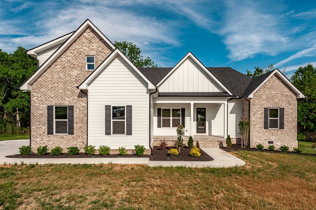 330 Thoroughbred Ln, Hartsville, TN 37074