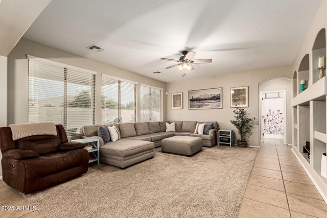 3721 S MARTINGALE Road, Gilbert, AZ 85297