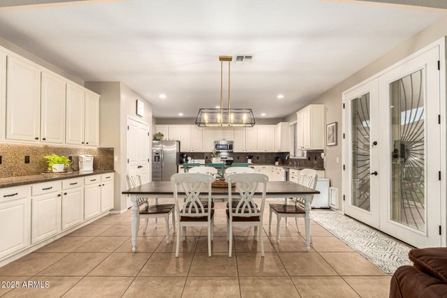 3721 S MARTINGALE Road, Gilbert, AZ 85297