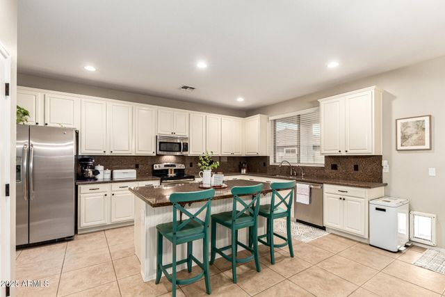 3721 S MARTINGALE Road, Gilbert, AZ 85297