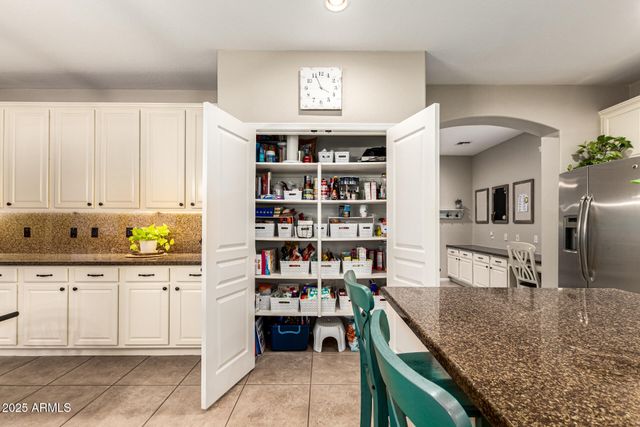 3721 S MARTINGALE Road, Gilbert, AZ 85297