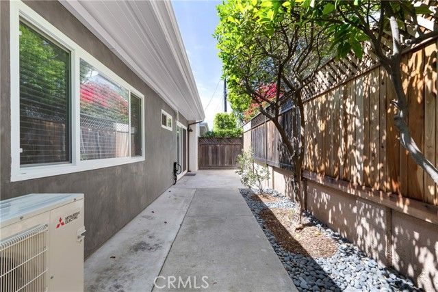 384 16th Place Unit B, Costa Mesa, CA 92627