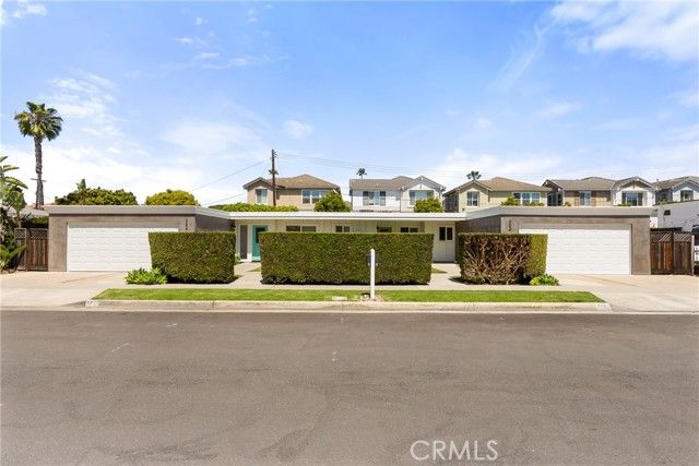 384 16th Place Unit B, Costa Mesa, CA 92627
