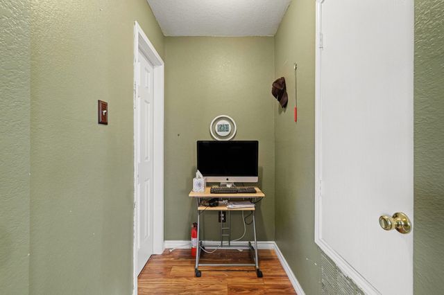 7936 Meadow Spring Lane, Fort Worth, TX 76120