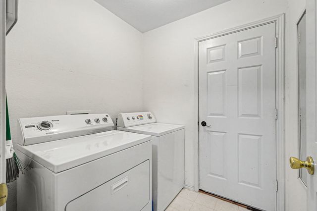 7936 Meadow Spring Lane, Fort Worth, TX 76120