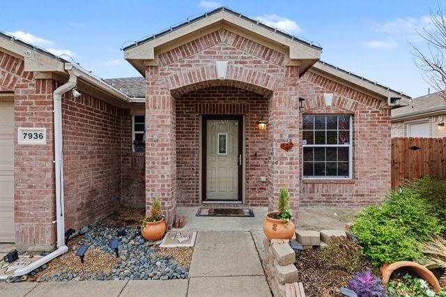7936 Meadow Spring Lane, Fort Worth, TX 76120