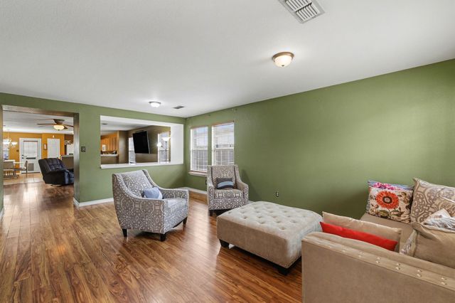 7936 Meadow Spring Lane, Fort Worth, TX 76120