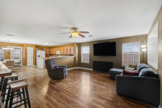 7936 Meadow Spring Lane, Fort Worth, TX 76120