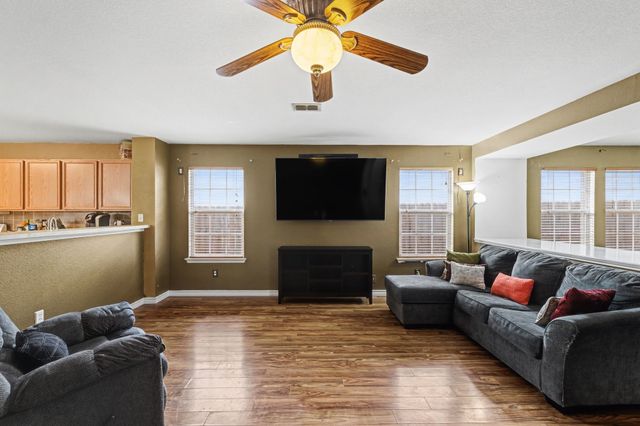 7936 Meadow Spring Lane, Fort Worth, TX 76120