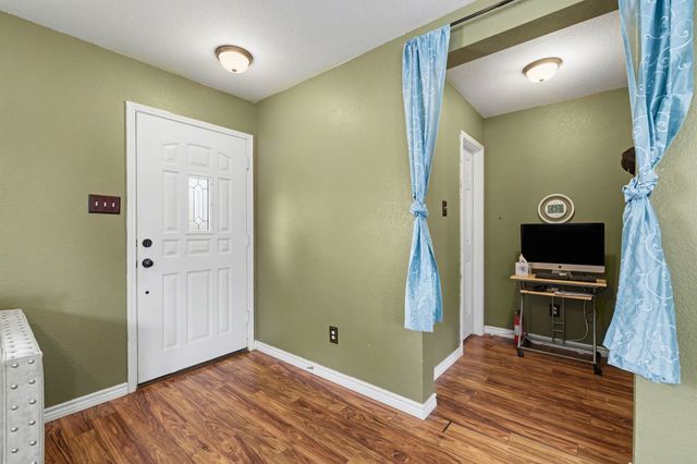 7936 Meadow Spring Lane, Fort Worth, TX 76120