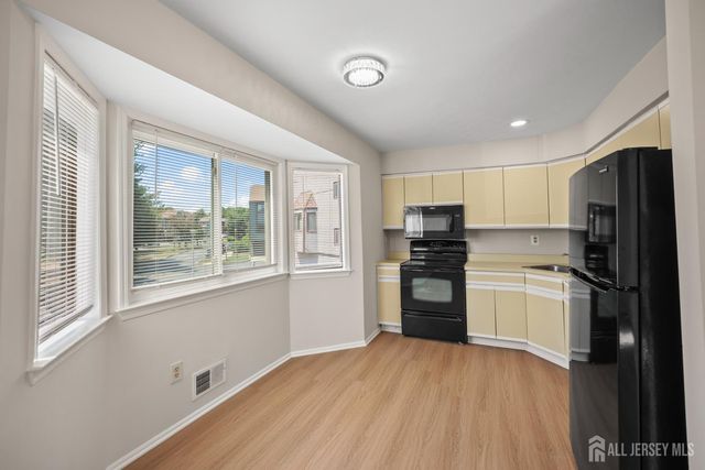 89 Diamond Lane, Old Bridge, NJ 08857